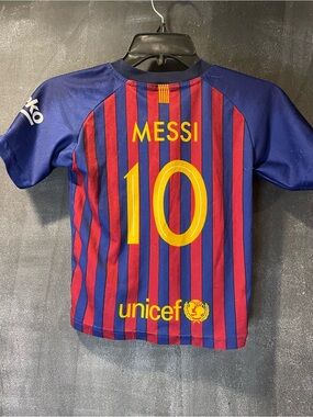 FC Barcelona Messi #10 Youth Soccer Jersey Size 6 Red Blue Striped Tee